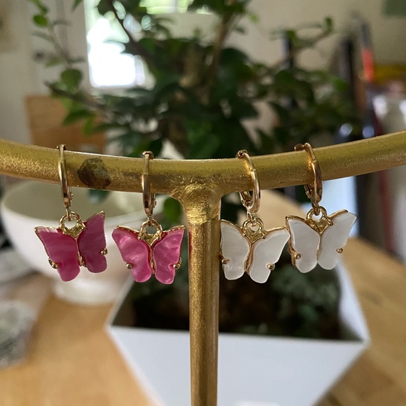 MAKE ME AND OFFER Pink and White Pair Butterfly Huggie Hoop Earrings - Picture 2 of 3